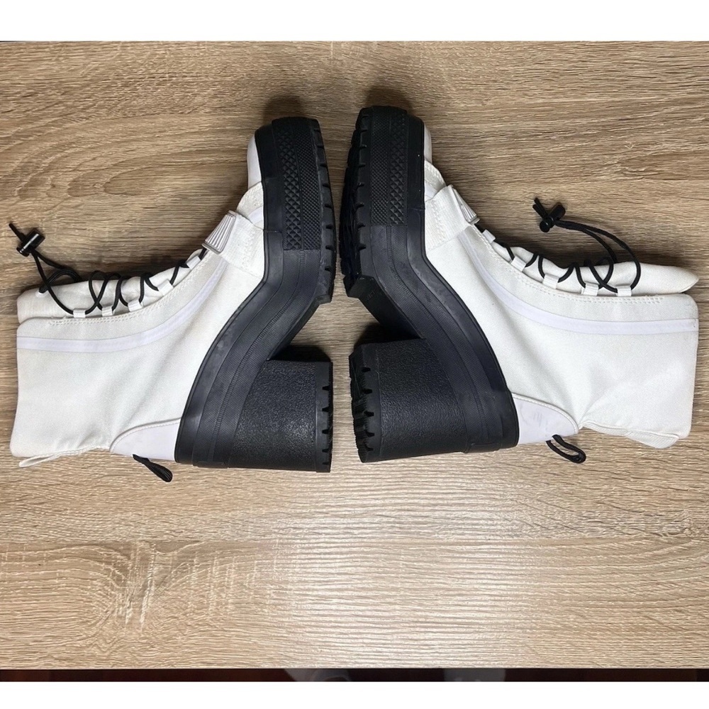 Converse Women’s Chuck Taylor All Star GR82 Extra-High Boots – Platform – Size 6 - Picture 4 of 6